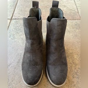 Kensie Brown boots new without tags